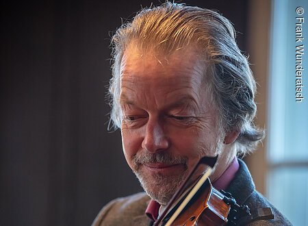 Ingolf Turban mit Violine