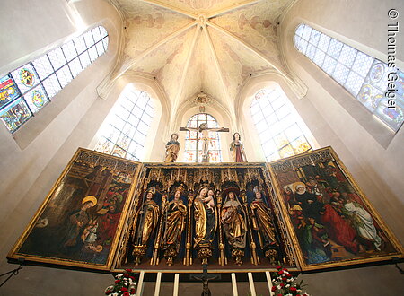 TDG - Palmesel und Kirchenvaeteraltar in der Stadtkirche, 20.07.2006, Hersbruck, © Thomas Geiger / TANDEM, P e g n i t z s t r. 30, D-91217 H e r s b r u c k , Tel.: +49-9151-824959 +  +49-171-5149047 - V e r o e f f e n t li c h u n g   n u r   mi t   H o n o r a r   n a c h   M F M ,   B e l e g   u n d   N a m e n s n e n n u n g !   C o p y r i g h t  n u r   f u e r   J o u r n a l i s t i s c h e  Z w e c k e, K e i n e  P e r s o e n l i c h k e i t s r e c h t e  v o r h a n d e n !  F r e i g a b e   f u e r   J o u r n a l i s t i s c h e  V e r o e f f e n t l . e r t e i l t !  B a n k v e r b i n d u n g : P o s t b a n k M u e n c h e n - K o n t o 218530800 - BLZ 70010080